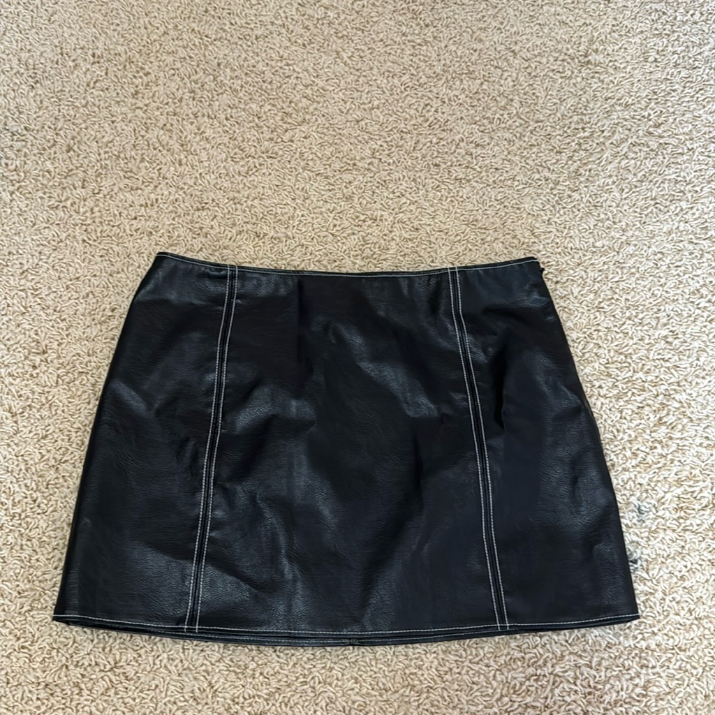 Black Leather Mini Skirt Brand Is Et Clet Size Small Black Leather Mini Skirt Brand Is Et Clet Size Small